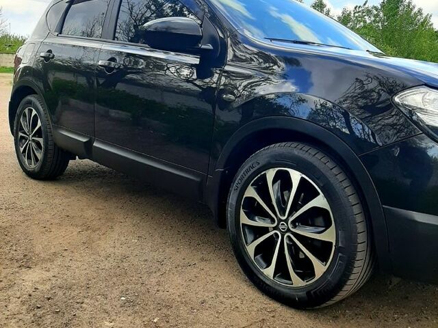 Чорний Ніссан Кашкай, об'ємом двигуна 2 л та пробігом 181 тис. км за 12000 $, фото 10 на Automoto.ua