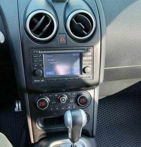 Чорний Ніссан Кашкай, об'ємом двигуна 2 л та пробігом 212 тис. км за 13300 $, фото 4 на Automoto.ua