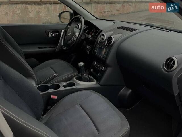 Черный Ниссан Кашкай, объемом двигателя 1.6 л и пробегом 170 тыс. км за 10699 $, фото 9 на Automoto.ua