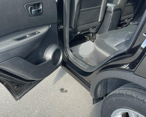 Черный Ниссан Кашкай, объемом двигателя 1.5 л и пробегом 218 тыс. км за 11800 $, фото 29 на Automoto.ua