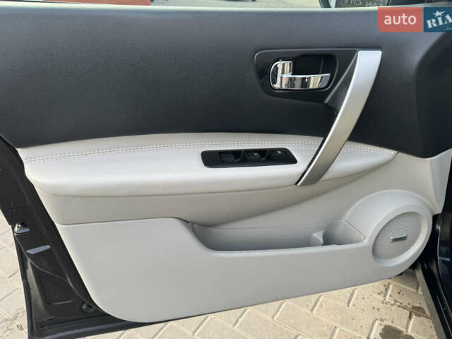 Черный Ниссан Кашкай, объемом двигателя 1.6 л и пробегом 216 тыс. км за 10999 $, фото 34 на Automoto.ua