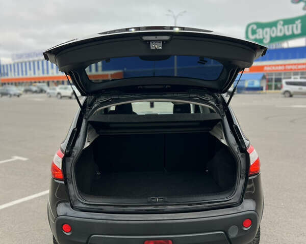 Черный Ниссан Кашкай, объемом двигателя 1.5 л и пробегом 234 тыс. км за 10555 $, фото 44 на Automoto.ua