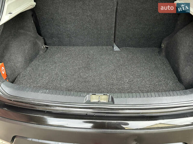 Чорний Ніссан Кашкай, об'ємом двигуна 1.6 л та пробігом 239 тис. км за 9590 $, фото 21 на Automoto.ua