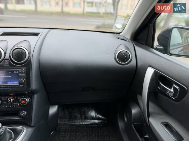 Черный Ниссан Кашкай, объемом двигателя 1.46 л и пробегом 280 тыс. км за 9400 $, фото 55 на Automoto.ua