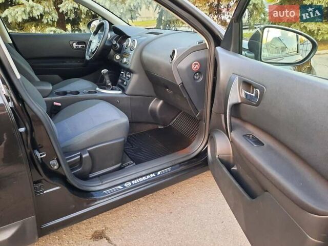 Черный Ниссан Кашкай, объемом двигателя 1.6 л и пробегом 211 тыс. км за 10800 $, фото 56 на Automoto.ua