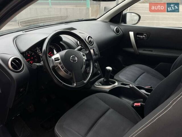 Черный Ниссан Кашкай, объемом двигателя 1.6 л и пробегом 170 тыс. км за 10699 $, фото 11 на Automoto.ua