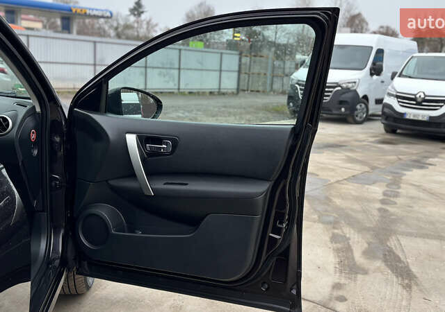 Черный Ниссан Кашкай, объемом двигателя 1.5 л и пробегом 196 тыс. км за 10800 $, фото 51 на Automoto.ua