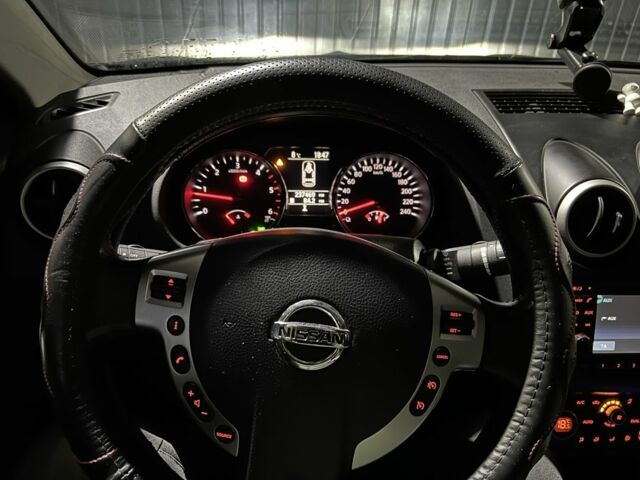 Черный Ниссан Кашкай, объемом двигателя 2 л и пробегом 237 тыс. км за 11500 $, фото 15 на Automoto.ua