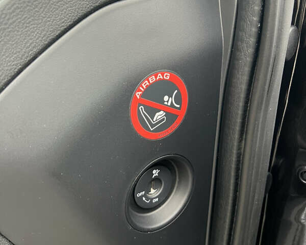 Черный Ниссан Кашкай, объемом двигателя 1.5 л и пробегом 234 тыс. км за 10555 $, фото 32 на Automoto.ua