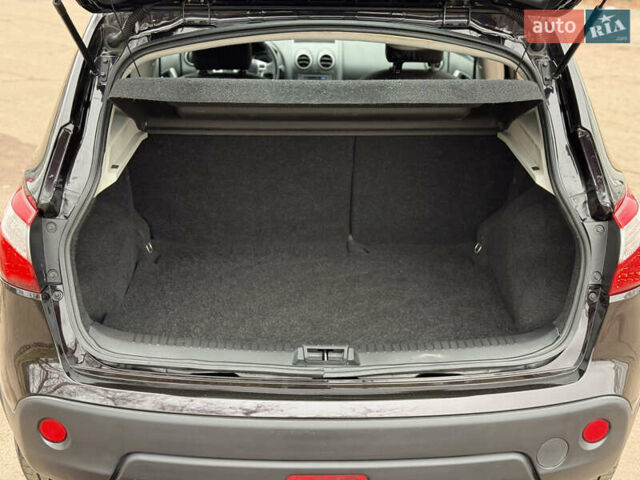 Чорний Ніссан Кашкай, об'ємом двигуна 2 л та пробігом 281 тис. км за 11499 $, фото 32 на Automoto.ua