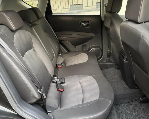 Черный Ниссан Кашкай, объемом двигателя 2 л и пробегом 231 тыс. км за 12700 $, фото 16 на Automoto.ua