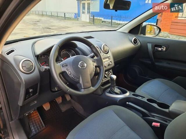 Черный Ниссан Кашкай, объемом двигателя 1.6 л и пробегом 211 тыс. км за 10800 $, фото 9 на Automoto.ua