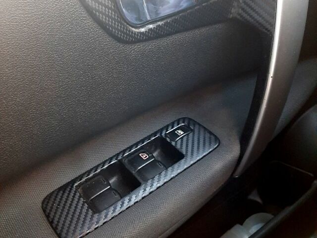 Чорний Ніссан Кашкай, об'ємом двигуна 2 л та пробігом 181 тис. км за 12000 $, фото 4 на Automoto.ua