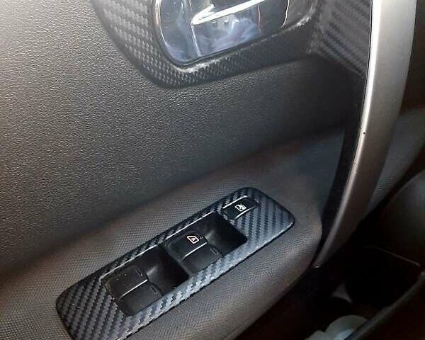 Чорний Ніссан Кашкай, об'ємом двигуна 2 л та пробігом 181 тис. км за 12000 $, фото 3 на Automoto.ua