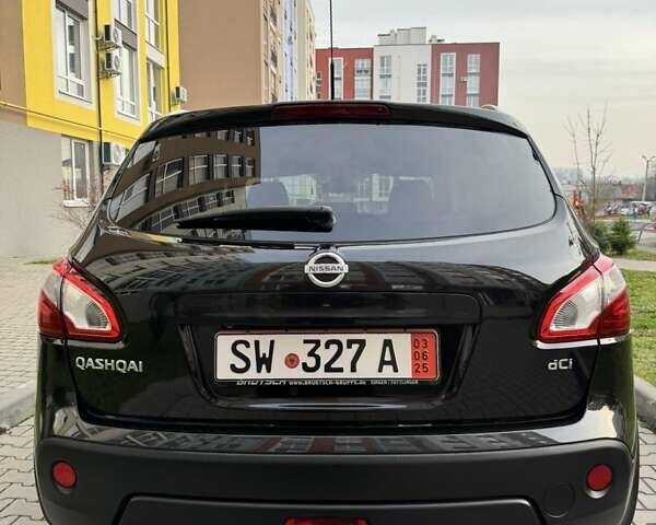 Черный Ниссан Кашкай, объемом двигателя 2 л и пробегом 231 тыс. км за 12700 $, фото 4 на Automoto.ua