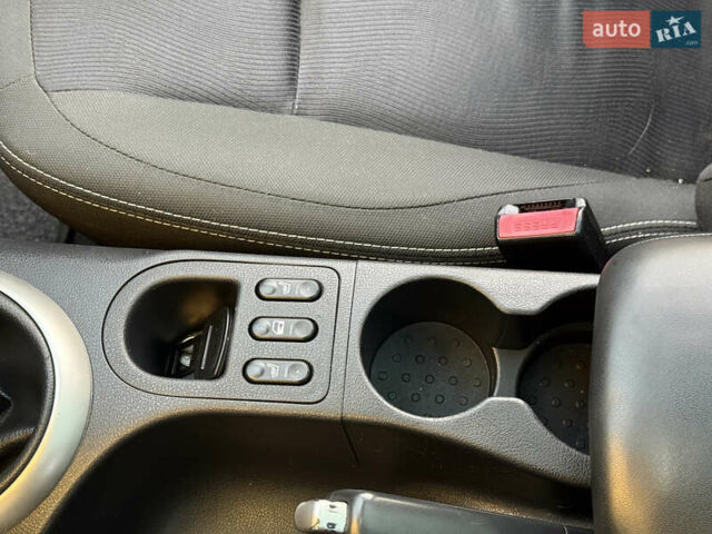 Черный Ниссан Кашкай, объемом двигателя 1.5 л и пробегом 239 тыс. км за 10100 $, фото 16 на Automoto.ua