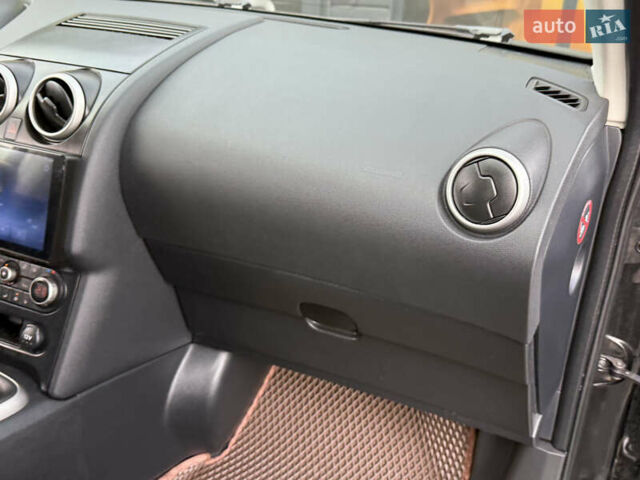 Черный Ниссан Кашкай, объемом двигателя 2 л и пробегом 174 тыс. км за 10999 $, фото 31 на Automoto.ua