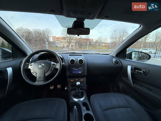 Черный Ниссан Кашкай, объемом двигателя 2 л и пробегом 240 тыс. км за 9999 $, фото 7 на Automoto.ua