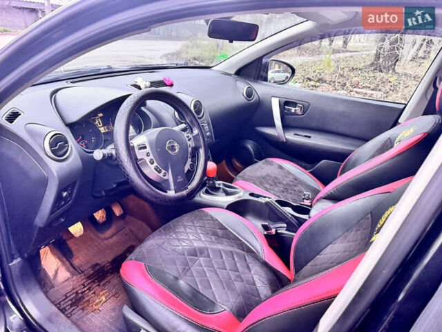 Черный Ниссан Кашкай, объемом двигателя 1.6 л и пробегом 300 тыс. км за 10300 $, фото 9 на Automoto.ua