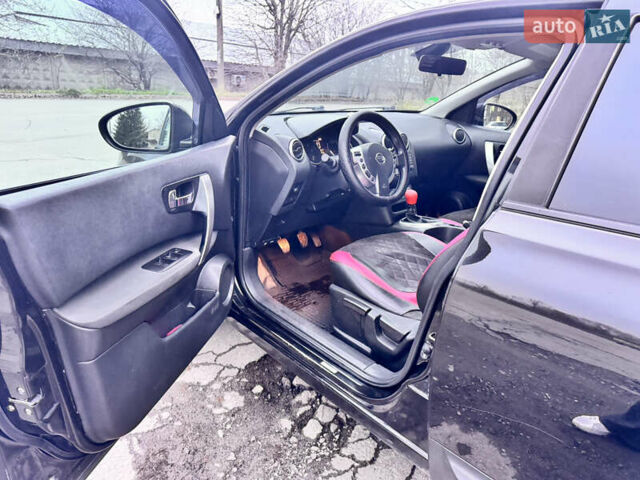 Черный Ниссан Кашкай, объемом двигателя 1.6 л и пробегом 300 тыс. км за 10300 $, фото 8 на Automoto.ua