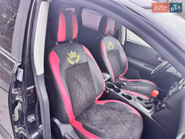 Черный Ниссан Кашкай, объемом двигателя 1.6 л и пробегом 300 тыс. км за 10300 $, фото 13 на Automoto.ua