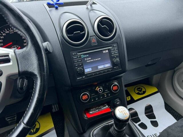 Черный Ниссан Кашкай, объемом двигателя 1.6 л и пробегом 248 тыс. км за 12000 $, фото 18 на Automoto.ua