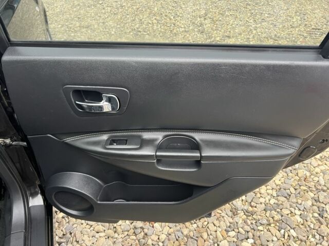 Черный Ниссан Кашкай, объемом двигателя 2 л и пробегом 204 тыс. км за 10999 $, фото 18 на Automoto.ua