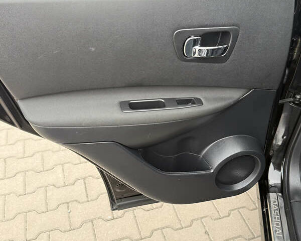 Чорний Ніссан Кашкай, об'ємом двигуна 1.6 л та пробігом 178 тис. км за 12200 $, фото 50 на Automoto.ua