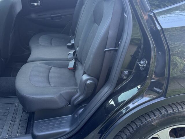 Черный Ниссан Кашкай, объемом двигателя 1.6 л и пробегом 295 тыс. км за 12200 $, фото 8 на Automoto.ua