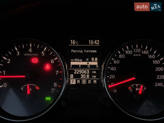Черный Ниссан Кашкай, объемом двигателя 2 л и пробегом 229 тыс. км за 12999 $, фото 18 на Automoto.ua