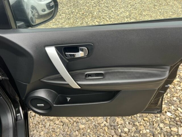 Черный Ниссан Кашкай, объемом двигателя 2 л и пробегом 204 тыс. км за 10999 $, фото 8 на Automoto.ua