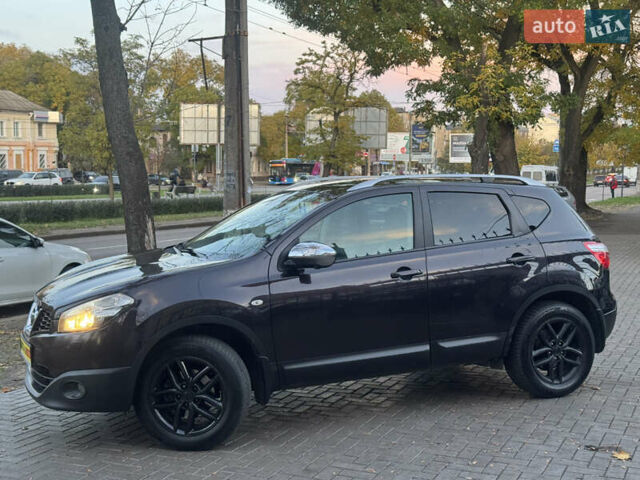 Черный Ниссан Кашкай, объемом двигателя 2 л и пробегом 229 тыс. км за 12999 $, фото 5 на Automoto.ua