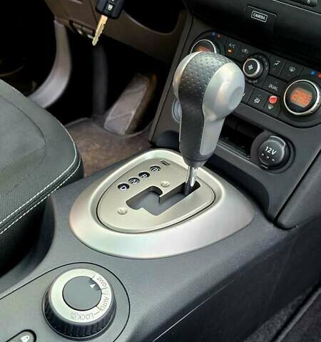 Черный Ниссан Кашкай, объемом двигателя 2 л и пробегом 202 тыс. км за 12500 $, фото 11 на Automoto.ua