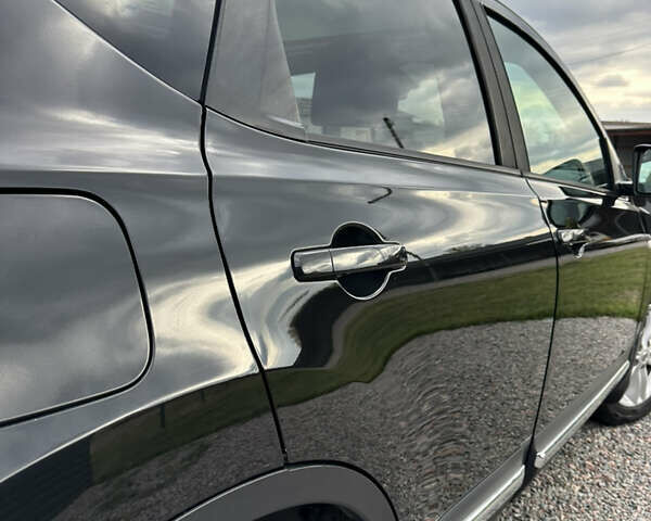 Черный Ниссан Кашкай, объемом двигателя 1.6 л и пробегом 189 тыс. км за 11550 $, фото 26 на Automoto.ua