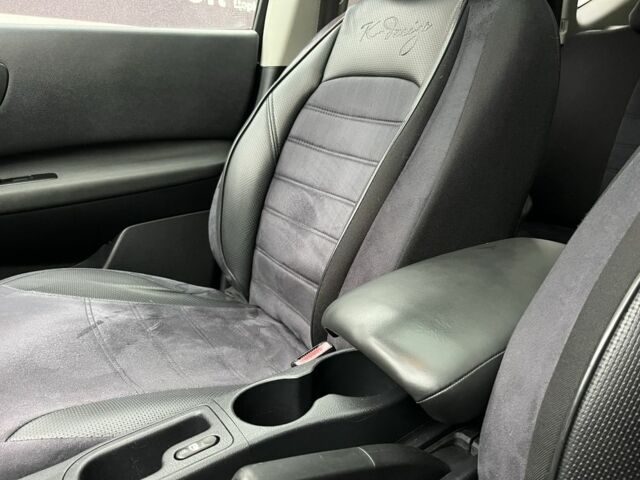 Черный Ниссан Кашкай, объемом двигателя 1.6 л и пробегом 230 тыс. км за 11000 $, фото 16 на Automoto.ua