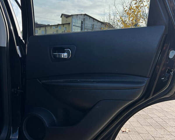 Чорний Ніссан Кашкай, об'ємом двигуна 2 л та пробігом 240 тис. км за 12900 $, фото 75 на Automoto.ua