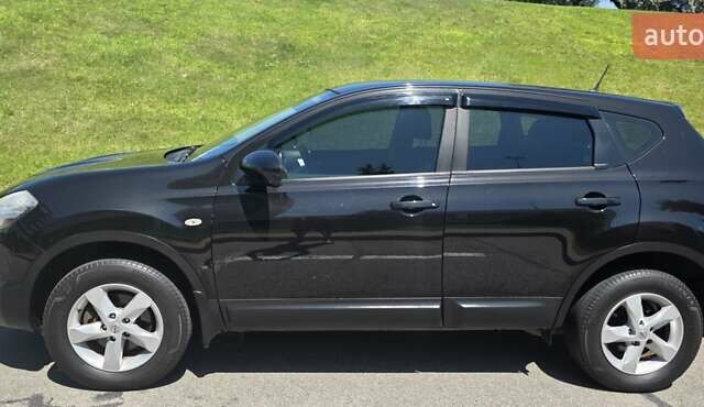 Черный Ниссан Кашкай, объемом двигателя 2 л и пробегом 210 тыс. км за 11500 $, фото 5 на Automoto.ua