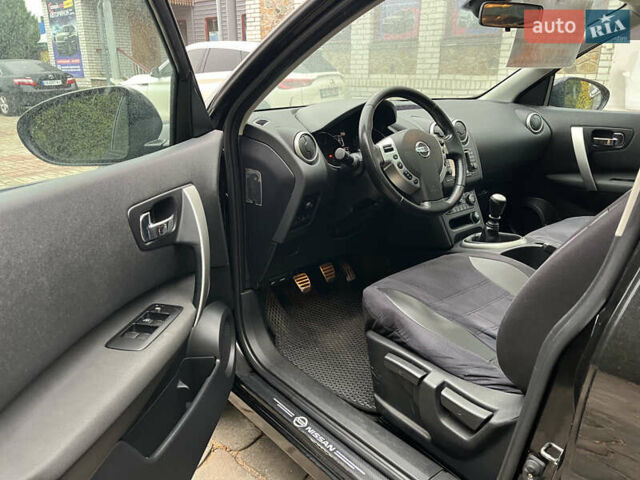 Черный Ниссан Кашкай, объемом двигателя 1.6 л и пробегом 230 тыс. км за 11000 $, фото 9 на Automoto.ua