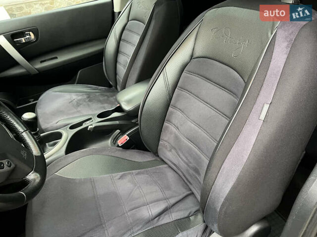 Черный Ниссан Кашкай, объемом двигателя 1.6 л и пробегом 230 тыс. км за 11000 $, фото 13 на Automoto.ua