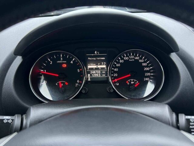 Черный Ниссан Кашкай, объемом двигателя 1.6 л и пробегом 248 тыс. км за 12000 $, фото 16 на Automoto.ua