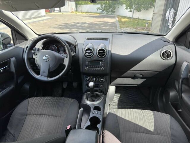 Черный Ниссан Кашкай, объемом двигателя 1.6 л и пробегом 128 тыс. км за 9700 $, фото 4 на Automoto.ua