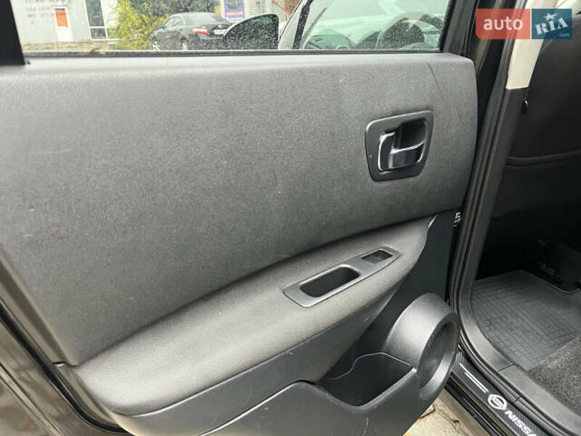 Черный Ниссан Кашкай, объемом двигателя 1.6 л и пробегом 230 тыс. км за 11000 $, фото 17 на Automoto.ua