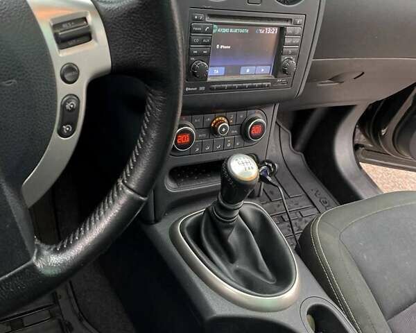 Черный Ниссан Кашкай, объемом двигателя 1.6 л и пробегом 252 тыс. км за 11700 $, фото 8 на Automoto.ua