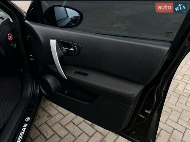 Черный Ниссан Кашкай, объемом двигателя 1.6 л и пробегом 196 тыс. км за 10500 $, фото 6 на Automoto.ua
