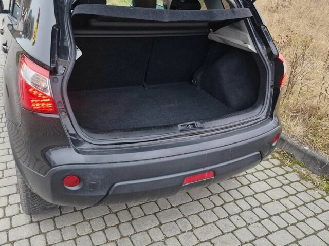 Черный Ниссан Кашкай, объемом двигателя 1.6 л и пробегом 236 тыс. км за 10700 $, фото 14 на Automoto.ua