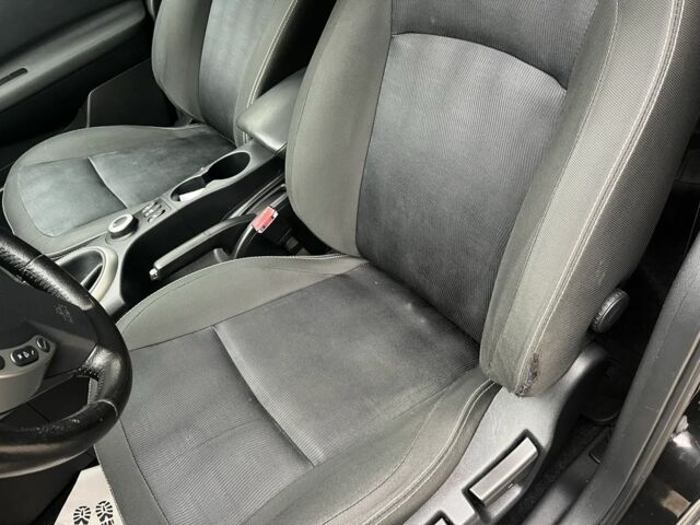 Черный Ниссан Кашкай, объемом двигателя 1.6 л и пробегом 219 тыс. км за 11350 $, фото 15 на Automoto.ua