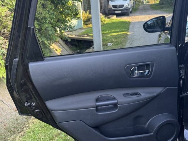 Черный Ниссан Кашкай, объемом двигателя 1.6 л и пробегом 295 тыс. км за 12200 $, фото 9 на Automoto.ua