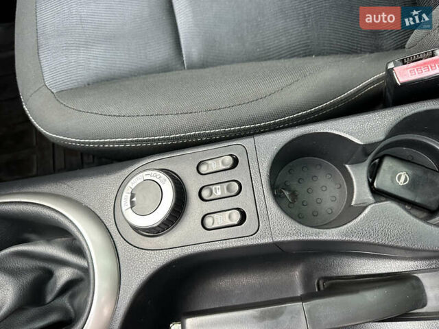 Черный Ниссан Кашкай, объемом двигателя 1.6 л и пробегом 189 тыс. км за 11550 $, фото 31 на Automoto.ua