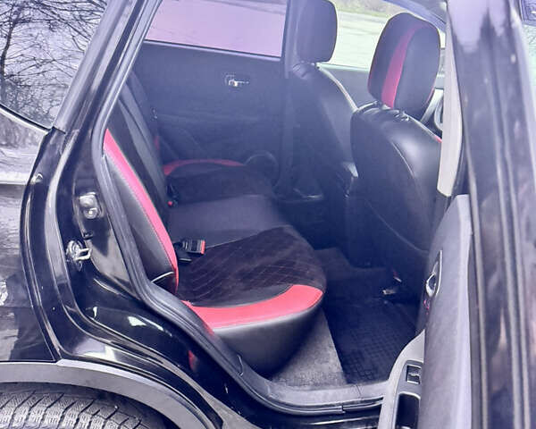 Черный Ниссан Кашкай, объемом двигателя 1.6 л и пробегом 300 тыс. км за 10300 $, фото 14 на Automoto.ua