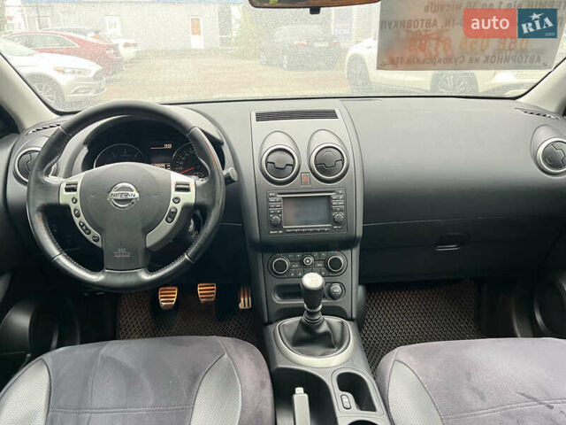 Черный Ниссан Кашкай, объемом двигателя 1.6 л и пробегом 230 тыс. км за 11000 $, фото 20 на Automoto.ua